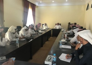 محافظ بـيـش يناقش استعدادات المحافظة للاحتفاء باليوم الوطني الـ 88