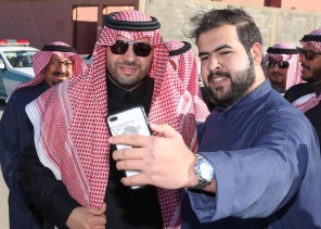 الأمير فيصل بن خالد بن سلطان يتفقد أحياء محافظة رفحاء