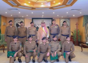 تكريم منقذي وافد عربي سقط في حفرة الـ«قار» بدومة الجندل (صور)