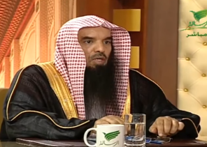 الشيخ “المري” يوضح حكم أخذ الأم مالاً من ابنها دون علمه (فيديو)