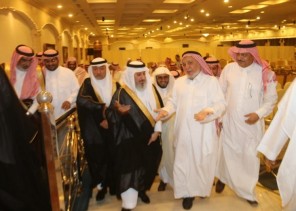 فيصل بن ثامر” يقيم حفل معايدة بجدة