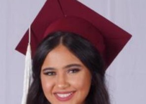 أصغر إعلامية سعودية تحاور 8 وزراء وتوقع كتابها بمعرض الكتاب بجدة غدا