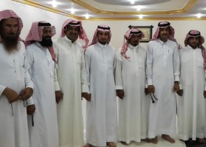 الأستاذ “عواد فالح” يستقبل الشاعرين “المضيبري” و “الذيابي”