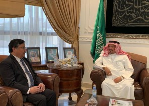 وزير الحج والعمرة يستقبل سفير جمهورية الفلبين لدى المملكة