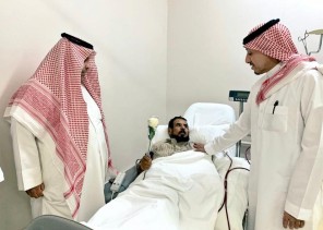 الدويش يعايد المرضي بمستشفي الأرطاوية العام