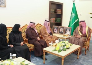 أمير الحدود الشمالية يستقبل مدير الشؤون الصحية بالمنطقة