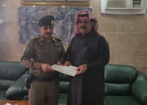 بن لبدة يكرم عدد من منسوبي الجهات الأمنية بمحافظة هروب