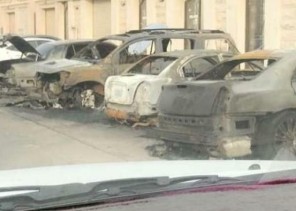 حريق غامض يقضي على عدد من السيارات المتوقفة أمام منازل أصحابها بالدمام