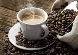 “الغذاء والدواء”: “شرب القهوة لا يسبب السرطان