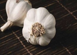 مكافح للسرطان وطارد للبعوض” .. تعرف على القوة “الخفية” للثوم