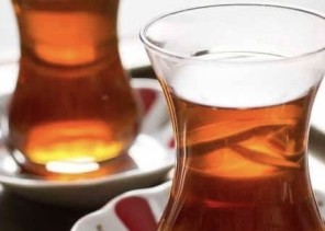 الشاي بعد الغداء.. ماذا يفعل في جسمك؟