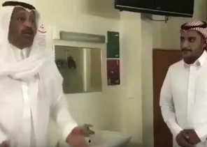 شاهد.. أمير الباحة يفاجئ مستشفى “العقيق” بزيارة تفقدية.. ويطلب من المرضى عدم المجاملة في ذكر النواقص