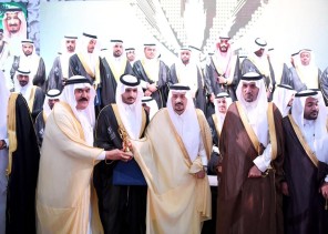 الأمير فيصل بن بندر يرعى حفل تخريج الدفعة الخامسة من طلاب كلية الغد الدولية للعلوم الطبية التطبيقية