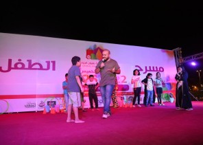 رئيس لجنة أهالي عيون الجواء يزور مهرجان الخيمة التسويقية ويثمن الجهود المبذولة في نجاح المهرجان