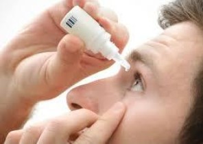 استشاري عيون يحذر من قيادة السيارة بعد استخدام هذه القطرة