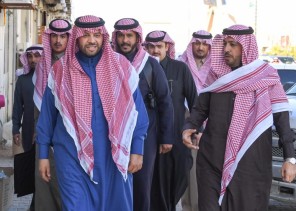 الأمير فيصل بن خالد بن سلطان يتفقد ميدانيًا أحياء وشوارع محافظة العويقيلة