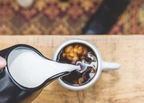 مفاجأة” خبراء يحذرون من تناول الشاي بالحليب .. ويكشفون عن السبب!