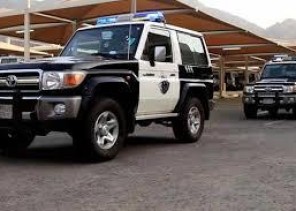 لصوص يقتلعون صرافاً آلياً بواسطة “بوكلين”.. ويشعلون النار فيه بعد مطاردتهم من الشرطة