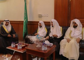 وزير الشؤون الإسلامية يزور محافظة الحريق ويتفقد قطاعات الوزارة