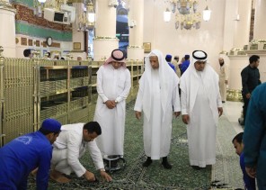 بالصور.. تغيير فرش المسجد النبوي كاملا بسجاد وطني جديد استعدادا لشهر رمضان