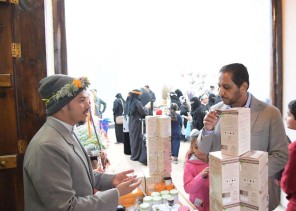 عميد السلك الدبلوماسي في المملكة يزور قرية جازان في الجنادرية