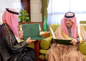 أمير منطقة الرياض يستقبل مدير الإدارة العامة للمجاهدين بالمنطقة
