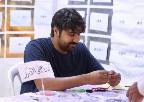 الكتابة على حبات الأرز .. هدايا وسام البادية بمحافظة المندق