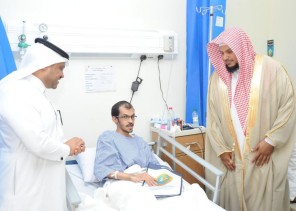هيئة الشاطئ تزور مرضى الأمير بن ناصر بجازان