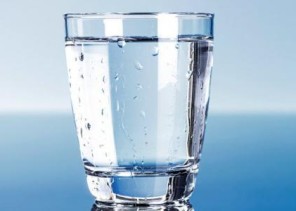 7 فوائد لتناول الماء الدافئ.. تعرّف عليها