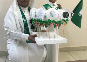 إبتدائيةخالد بن الوليد بجازان تكرم ابن الشهيد علي المحاسن في احتفائها باليوم الوطني(88)