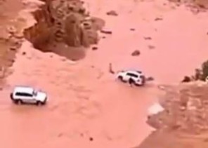 فيديو.. لحظة سقوط «جيب»في شلالات «مويسن» بالجوف أمام صاحبها