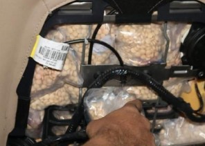 بالصور..إحباط تهريب كميات ضخمة من الكبتاجون بـ”جمرك الحديثة”