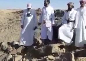 شباب من حائل ينجحون في الوصول لقمة جبل الراس الابيض