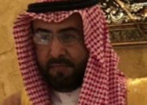 جبل عويرض هيكل حديدي يجعله محط انظار السياح