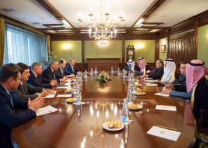 نائب رئيس الوزراء الروسي يستقبل الأمير سلطان بن سلمان