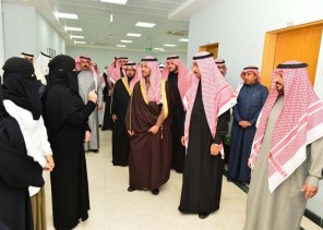 نائب أمير حائل يزور مجمع كليات الطالبات