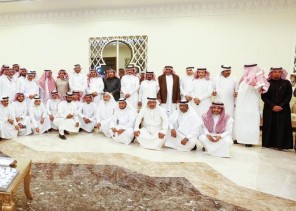 الشاعر المريخي يصدح بالجديد في مجلس الوجيه ناهض الجبر