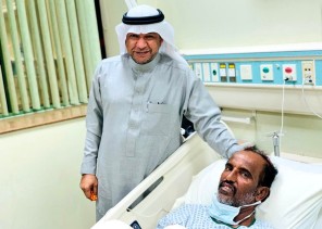 رئيس الفنون الشعبية بمحافظة الكامل يطمئن على صحةاحد فرسان كوكبة الكامل المشاركة بمهرجان الجنادرية ” ٣٣”