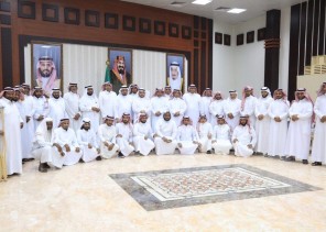 مكتب التعليم ببحر أبو سكينة يكرم الأستاذ أحمد عامر آل يزيد بمناسبة تقاعده