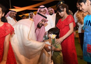 في كرنفال رائع محافظ الدرب القحطاني يشرف حفل المحافظة بمناسبة عيد الفطر المبارك