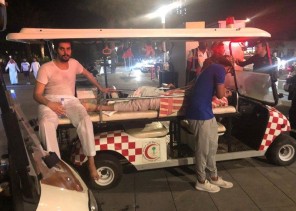 في موقف بطولي وإنساني نبيل.. مواطن يغامر بحياته لإنقاذ شاب من الموت غرقاً داخل بحر جدة