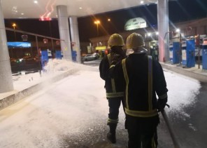 بالصور.. اندلاع حريق بمحطة وقود في المدينة المنورة