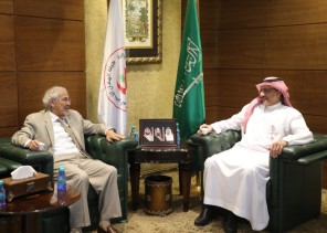 ” القاسم” يستقبل رئيس مجلس إدارة جمعية الهلال الأحمر الكويتي