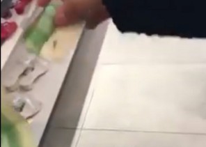 مكافأة “ريال” من مدير لبناني لعاملتين سعوديتين بشركة ملابس