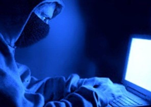 النيابة العامة: العبث بالبيانات الخاصة على الإنترنت جريمة كبرى.. هذه عقوبتها