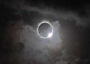 خسوف جزئي للقمر على عدة مناطق بالمملكة فجر الاثنين