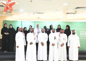 جمعية السرطان تعايد مرضى تخصصي الدمام
