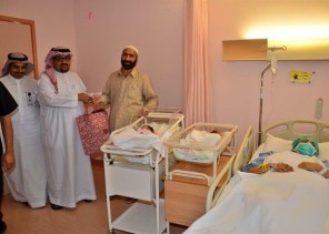 بعد عقم استمر 9 سنوات.. حاجة باكستانية تضع توأمين بالمدينة المنورة