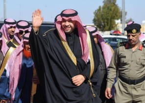 أمير الحدود الشمالية يزور قرية قيصومة فيحان بمحافظة رفحاء