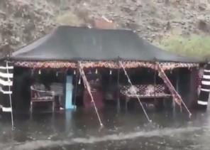 فيديو.. أمطار غزيرة وصواعق رعدية على عدد من مواقع منطقة مكة المكرمة
